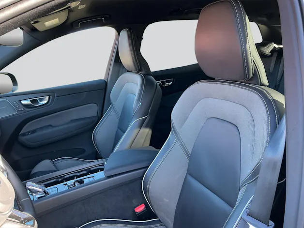 VOLVO XC60 B5 B AWD Plus Black Edition