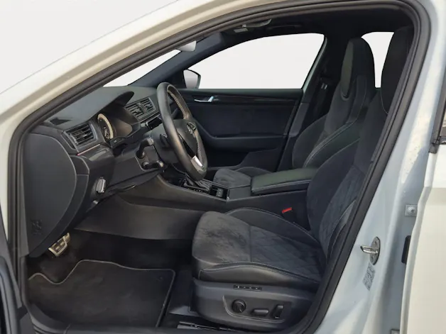SKODA Superb Combi 2.0 TSI SportLine+ DSG 4x4