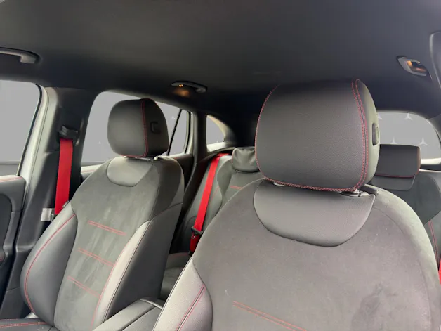 MERCEDES-BENZ GLA 35 AMG 4Matic 8G-Speedshift DCT