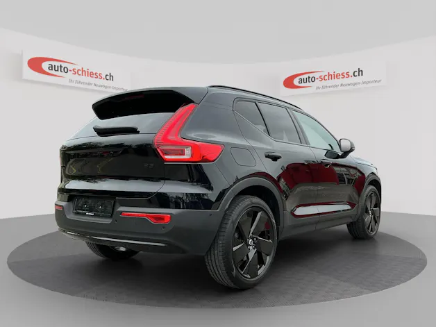 VOLVO XC40 B3 Benzin Mild Hybrid Plus Dark DCT