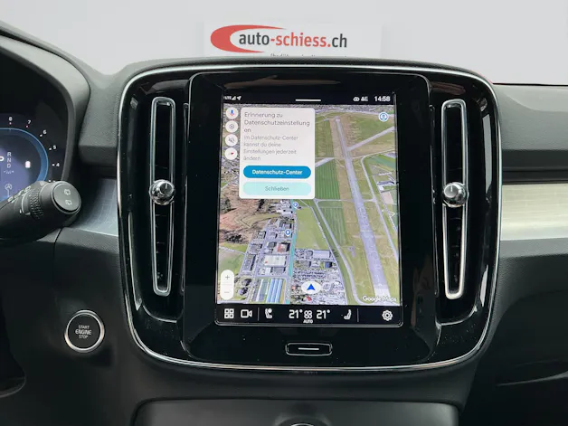 VOLVO XC40 B3 Benzin Mild Hybrid Plus Dark DCT