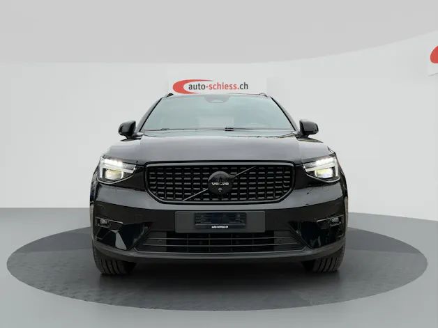 VOLVO XC40 B3 Benzin Mild Hybrid Plus Dark DCT