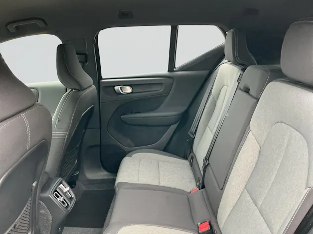 VOLVO XC40 B3 Benzin Mild Hybrid Plus Dark DCT