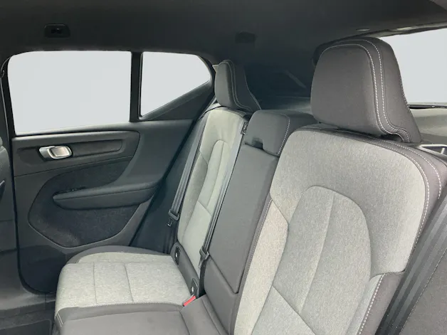 VOLVO XC40 B3 Benzin Mild Hybrid Plus Dark DCT