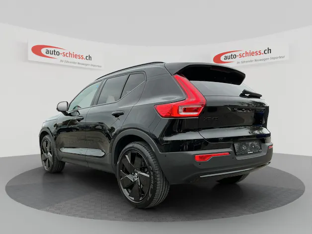 VOLVO XC40 B3 Benzin Mild Hybrid Plus Dark DCT