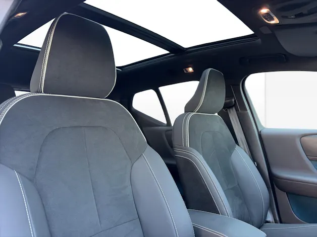 VOLVO XC40 1.5 T5 PiH Ultimate Dark