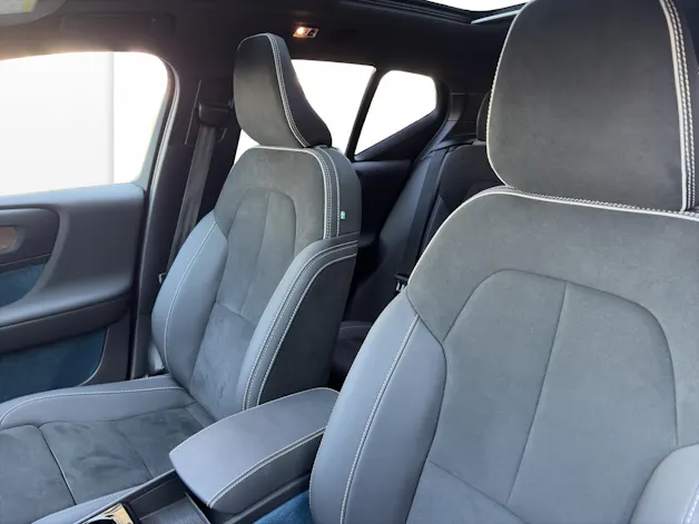VOLVO XC40 1.5 T5 PiH Ultimate Dark