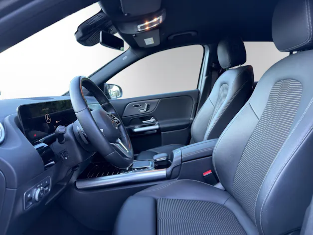 MERCEDES-BENZ GLA 250e Progressive 8G-DCT