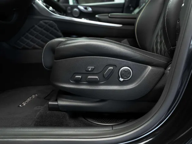 Genesis GV80 3.0 CRDI Luxus 7 Seater AT8 AWD *Werksgarantie*Massage*Sitzlüftung*Head-Up*