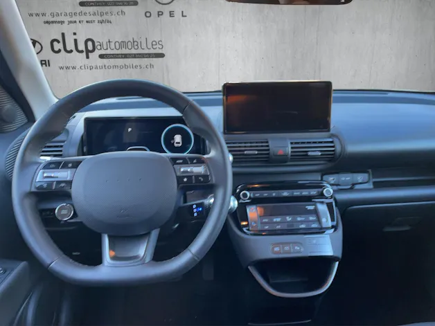 HYUNDAI Inster 49 kWh Electric Amplia