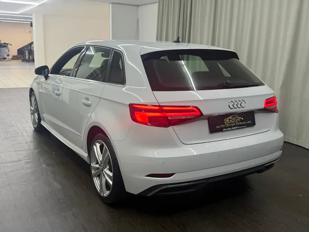 AUDI A3 Sportback 40 TFSI e-tron Sport S-tronic