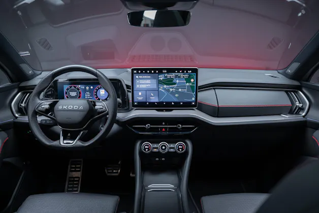 SKODA Kodiaq 2.0 TSI RS / 7Plätzer / Panorama-Schiebedach / 360°Kamera