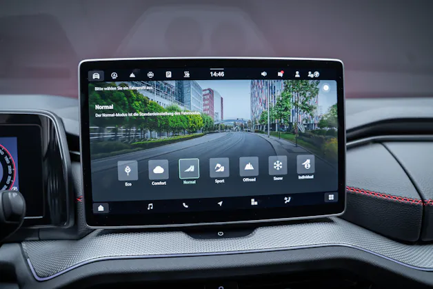 SKODA Kodiaq 2.0 TSI RS / 7Plätzer / Panorama-Schiebedach / 360°Kamera