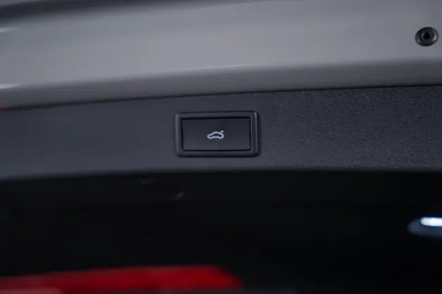 SKODA Kodiaq 2.0 TSI RS / 7Plätzer / Panorama-Schiebedach / 360°Kamera
