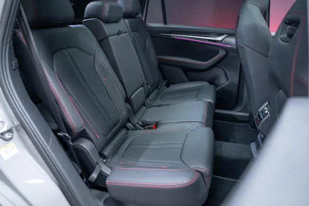 SKODA Kodiaq 2.0 TSI RS / 7Plätzer / Panorama-Schiebedach / 360°Kamera