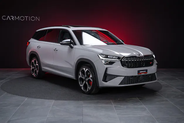 SKODA Kodiaq 2.0 TSI RS / 7Plätzer / Panorama-Schiebedach / 360°Kamera