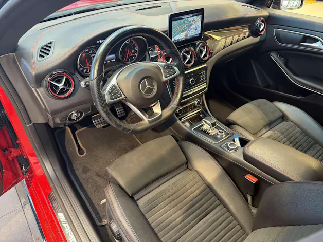 MERCEDES-BENZ CLA 45 AMG 381PS 4Matic Speedshift-Automat