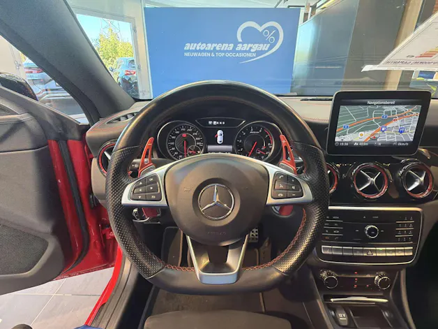 MERCEDES-BENZ CLA 45 AMG 381PS 4Matic Speedshift-Automat