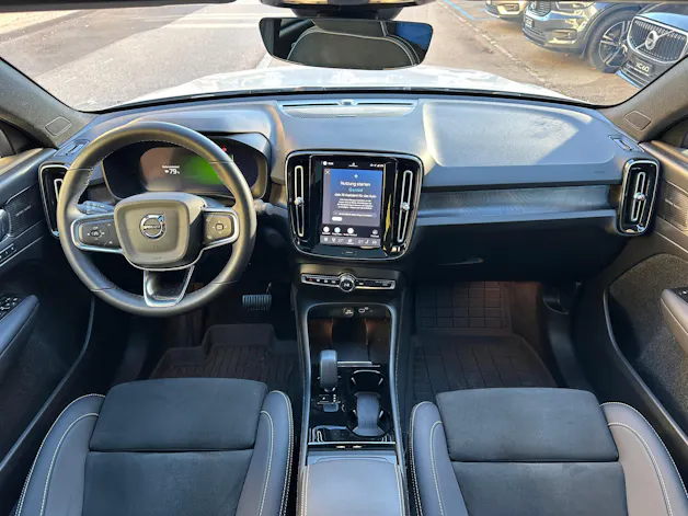 VOLVO C40 Recharge P8 Twin AWD Pure Electric Ultimate