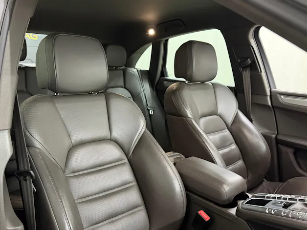 PORSCHE Macan S PDK