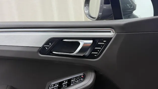 PORSCHE Macan S PDK