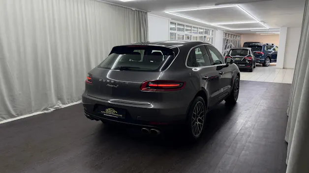 PORSCHE Macan S PDK