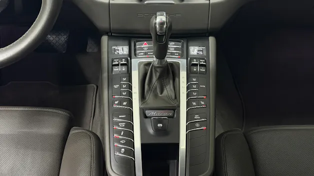 PORSCHE Macan S PDK
