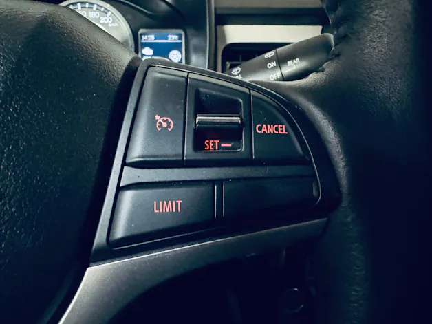 Suzuki Ignis 1.2i Compact Top Hybrid CVT