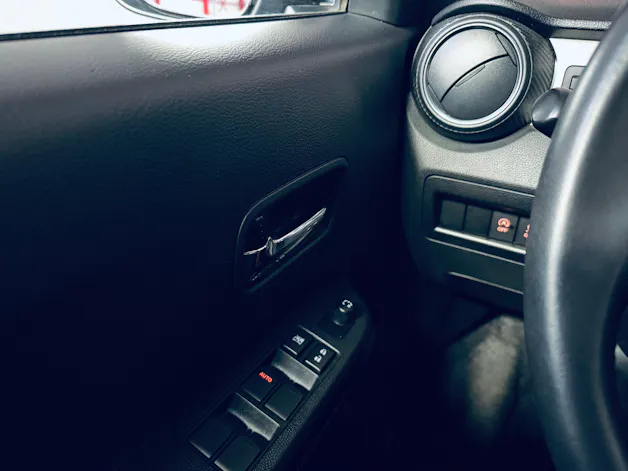 Suzuki Ignis 1.2i Compact Top Hybrid CVT