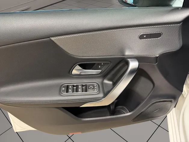 MERCEDES-BENZ A 180 Edition