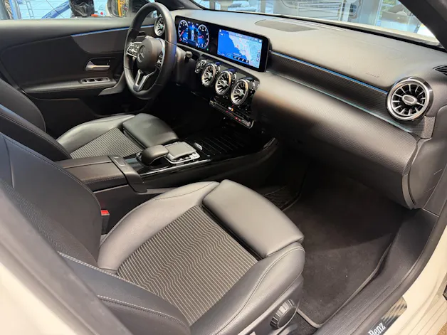 MERCEDES-BENZ A 180 Edition