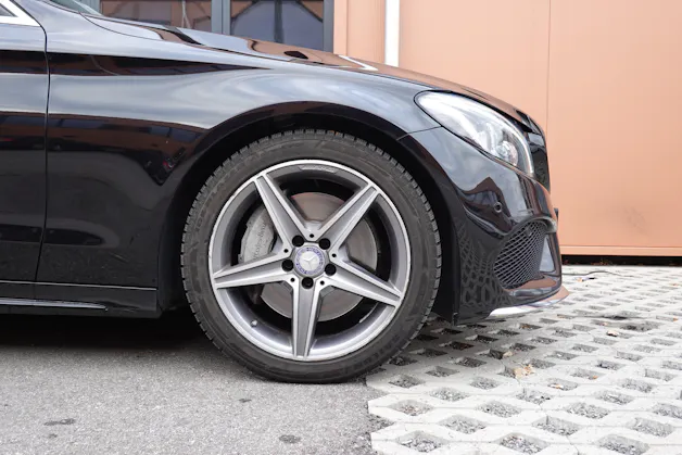 MERCEDES-BENZ C 400 AMG Line 4Matic "* Pack AMG * 8 Roues * Sièges Chauffants * Camera 360 * GPS * Tempomat * intérieur cuir *"