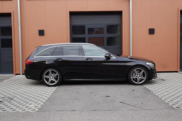 MERCEDES-BENZ C 400 AMG Line 4Matic "* Pack AMG * 8 Roues * Sièges Chauffants * Camera 360 * GPS * Tempomat * intérieur cuir *"