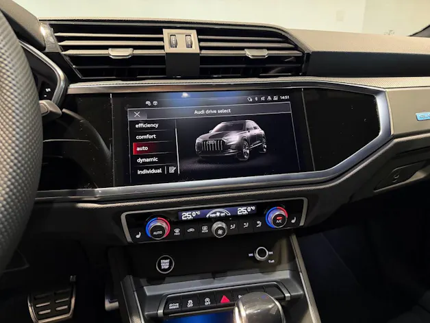 AUDI Q3 45 TFSI S line quattro S-tronic