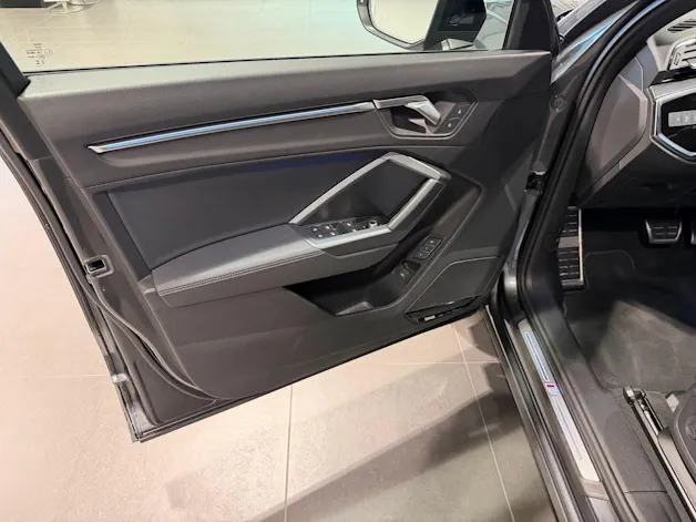 AUDI Q3 45 TFSI S line quattro S-tronic