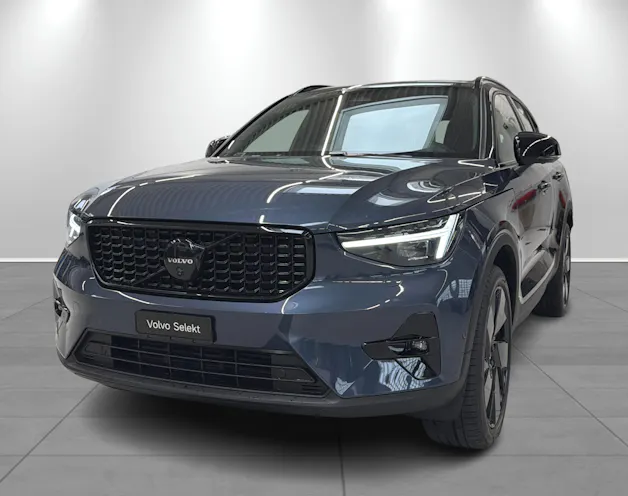 VOLVO XC40 2.0 B4 MH Black Edition