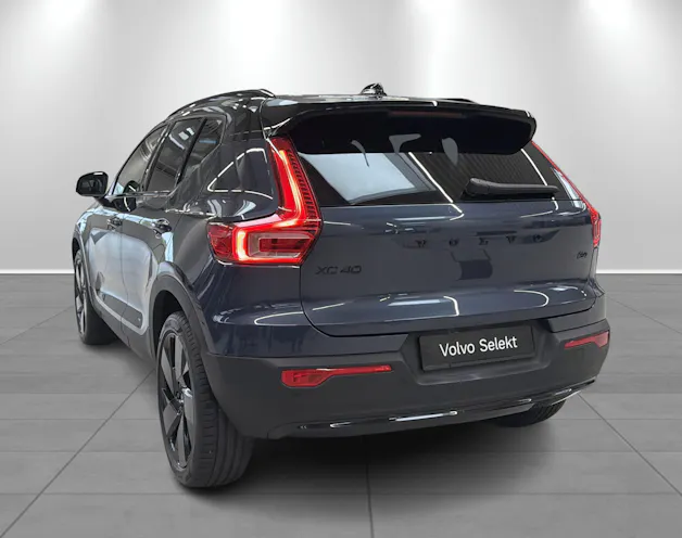 VOLVO XC40 2.0 B4 MH Black Edition