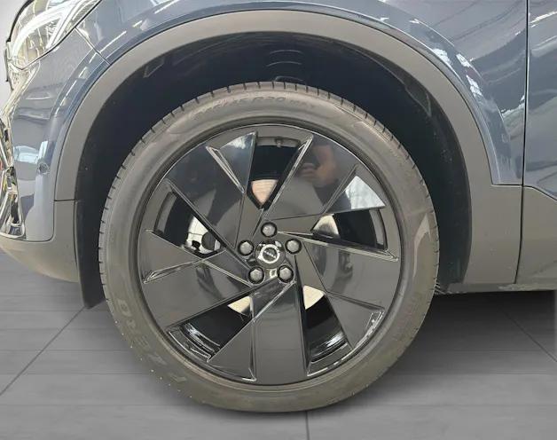 VOLVO XC40 2.0 B4 MH Black Edition