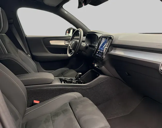 VOLVO XC40 2.0 B4 MH Black Edition