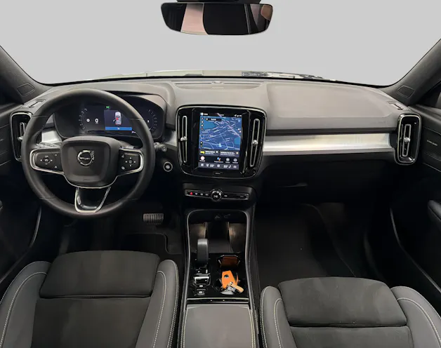 VOLVO XC40 2.0 B4 MH Black Edition