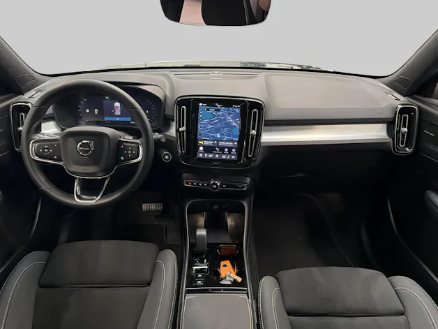 VOLVO XC40 2.0 B4 MH Black Edition