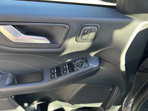 FORD Kuga 2.5 Hybrid ST-Line X 4x4 **Shadow Edition**