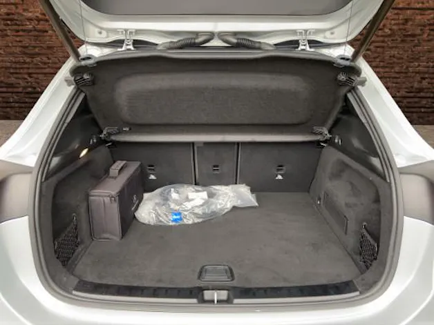 MERCEDES-BENZ EQA 350 AMG Line 4Matic