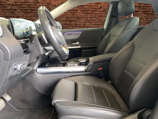 MERCEDES-BENZ EQA 350 AMG Line 4Matic