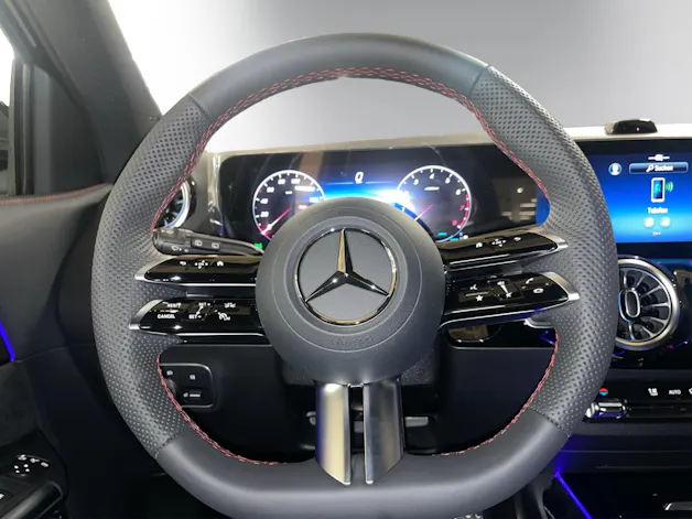 MERCEDES-BENZ GLA 200 Night Star 7G-DCT