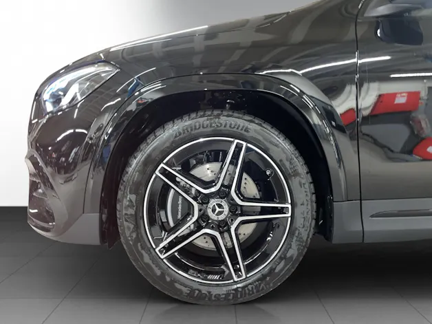 MERCEDES-BENZ GLA 200 Night Star 7G-DCT