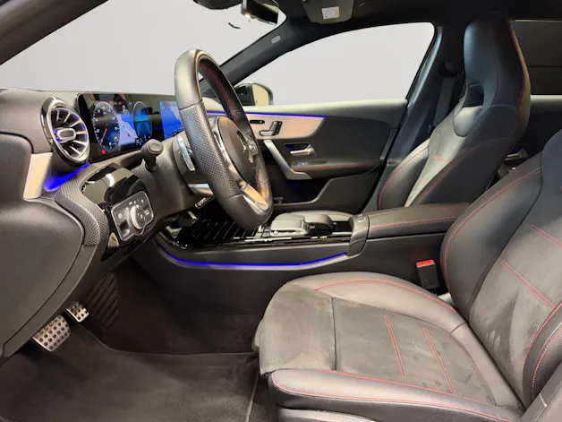 MERCEDES-BENZ A 200 AMG Line