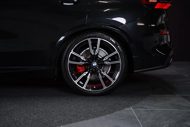 BMW X5 M60i xDrive / Panorama-Schiebedach / HeadUp / 360°Kamera