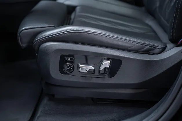BMW X5 M60i xDrive / Panorama-Schiebedach / HeadUp / 360°Kamera