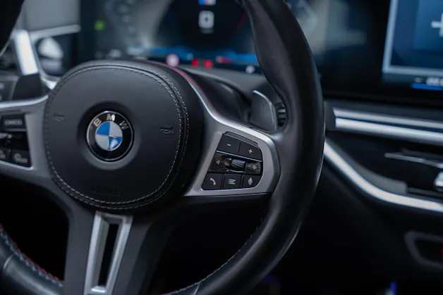 BMW X5 M60i xDrive / Panorama-Schiebedach / HeadUp / 360°Kamera